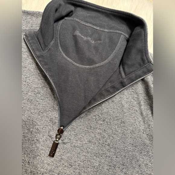 Tommy Bahama | Men’s Large Heather Gray Quarter Zip Light Pullover - Picture 4 of 15